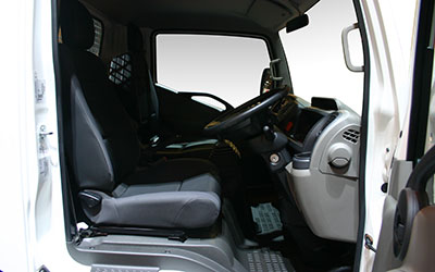 Nissan NT400 28.13/1 Básico CAL Cabina Abat Corta - Miniatura 7